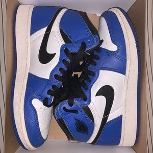 Air Jordan 1 Retro High boys size 5y